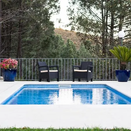 Deville Luxury Retreat *