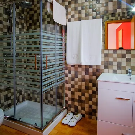 Deville Luxury Retreat *